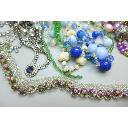 7265 - A collection of vintage bead necklaces and paste jewellery