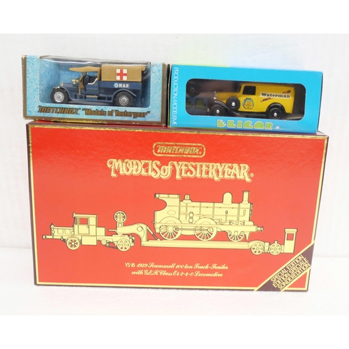 2092 - A large collection of die-cast model vehicles, twenty-six in total including two Corgi Barton sets, ... 