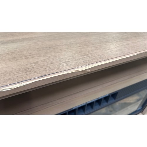 3222 - A Tresanti Nottingham media mantle, original RRP £541.66 + VAT (4239-24) *This lot is subject to VAT