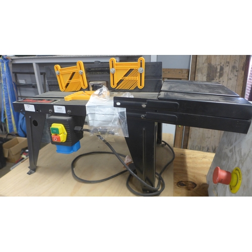 A Clarke CRT-1 230v router table ** This lot is subject to VAT