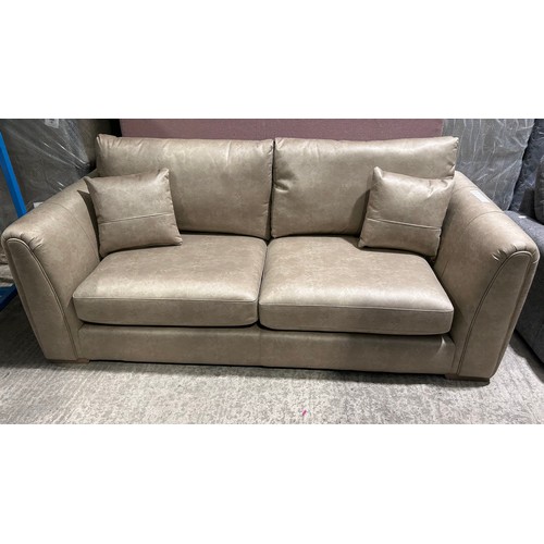 Lot 3017      
