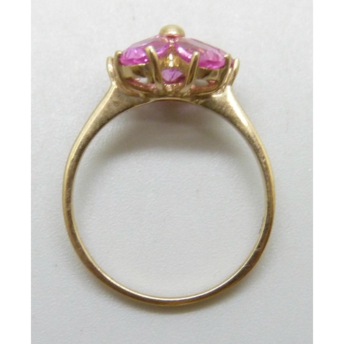 7009 - A 9ct gold pink sapphire flower cluster ring, 2.3g, O