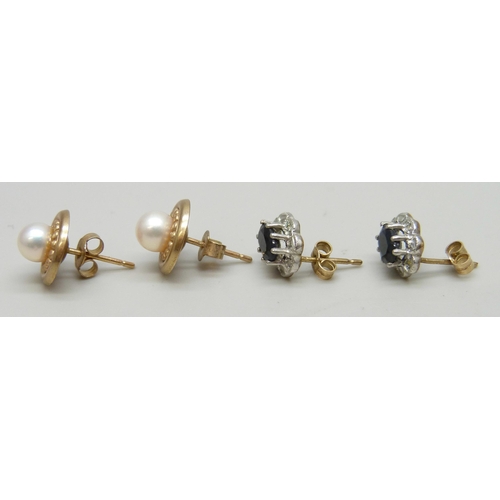 7013 - Two pairs of 9ct gold stud earrings set with pearls and sapphires, 3.1g total weight