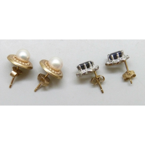 7013 - Two pairs of 9ct gold stud earrings set with pearls and sapphires, 3.1g total weight
