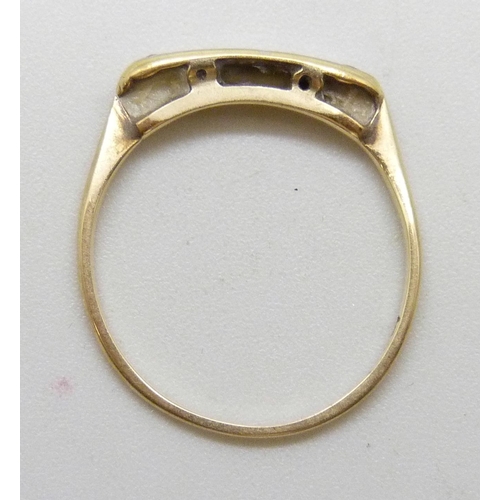 7031 - An 18ct gold, platinum and diamond ring, 1.2g, K/L