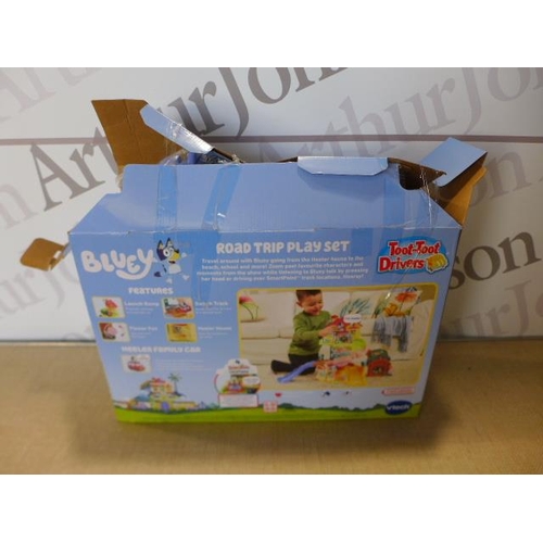 6007 - Toot Toot Drivers Bluey Road trip play set (incomplete)(369-127) *This lot is subject to VAT