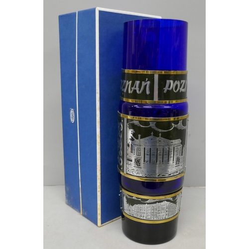 2071 - A blue glass Poznan vase in presentation box
