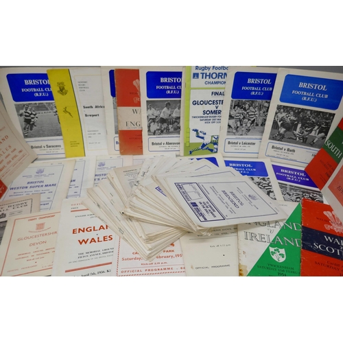 2082 - One hundred and fifty seven Bristol and Bristol United Rugby Union programmes 1958/78 with some inte... 