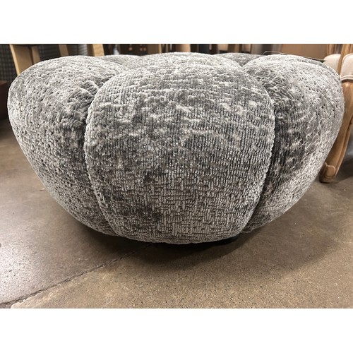 3210 - An Aero Bubble Grey Chenille ottoman