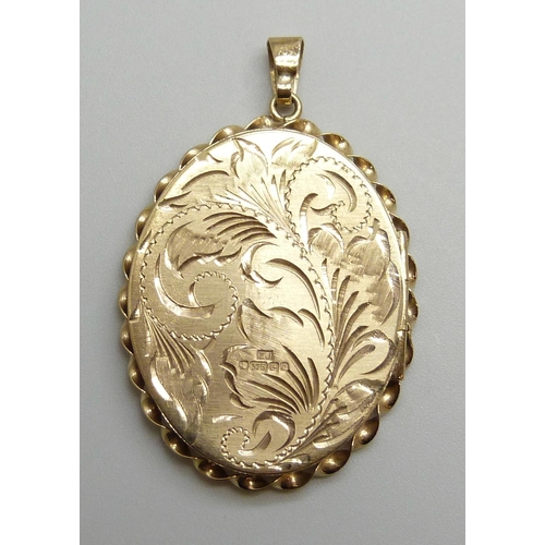 7008 - A 9ct gold locket pendant, 6.6g, 4.3cm including bail