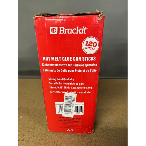 5112 - A large quantity of hot melt glue gun sticks (217321-25) *This lot is subject to VAT