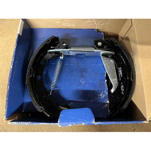 5113 - A Bosch Super Pro drum brake shoe set for Seat and Volkswagon (21731-42) *This lot is subject to VAT