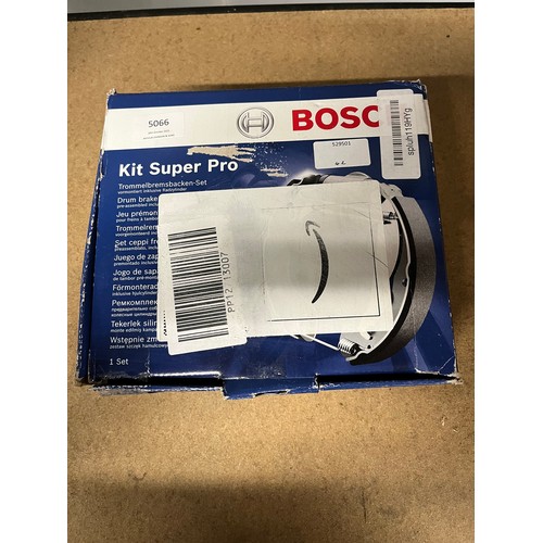 5113 - A Bosch Super Pro drum brake shoe set for Seat and Volkswagon (21731-42) *This lot is subject to VAT