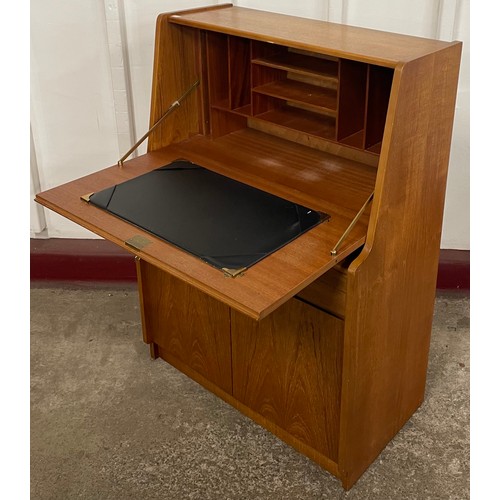 46 - A teak bureau