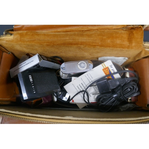 5118 - A large quantity of assorted electrical items including a plustron tvrc 50 tv-radio-cassette recorde... 