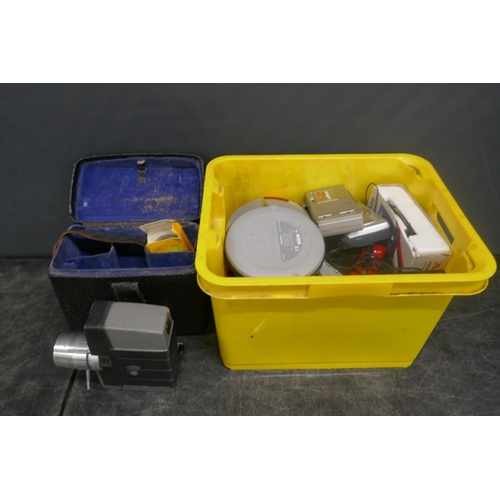 5118 - A large quantity of assorted electrical items including a plustron tvrc 50 tv-radio-cassette recorde... 