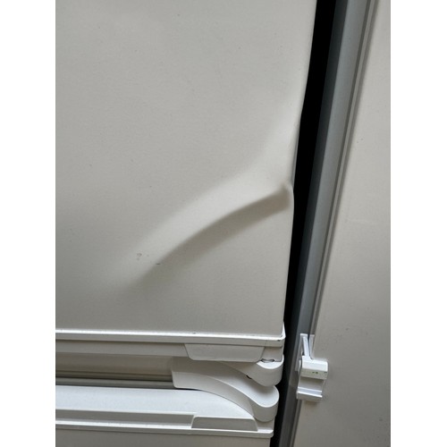 4005 - Beko 50/50 fridge freezer (damaged door) (556-159) *This lot is subject to VAT