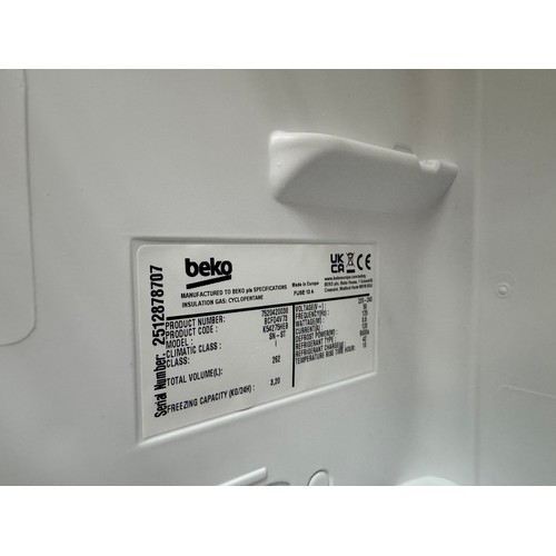 4006 - Beko 70/30 integrated fridge freezer - frost free (556-160) *This lot is subject to VAT