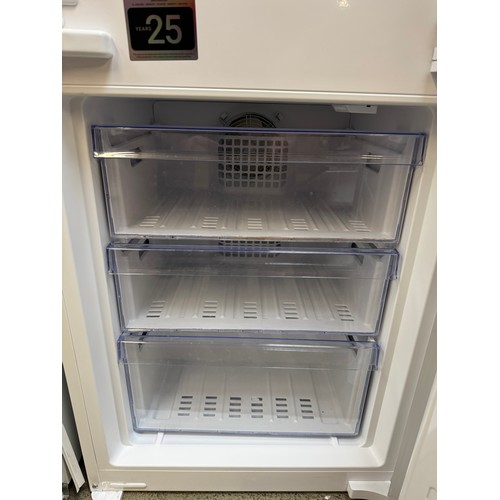 4006 - Beko 70/30 integrated fridge freezer - frost free (556-160) *This lot is subject to VAT