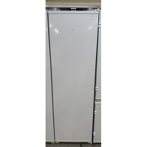 4011 - Beko integrated tower fridge (transit damage) (556-1) *This lot is subject to VAT