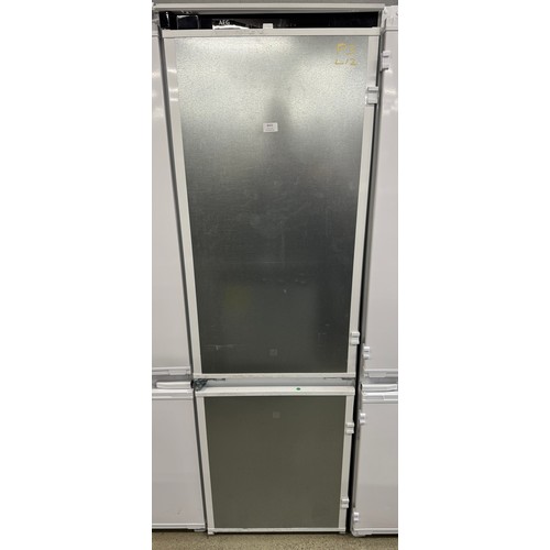 4022 - AEG integrated 70/30 fridge freezer with TwinTech - frost free (556-12) *This lot is subject to VAT
