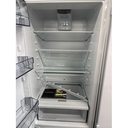 4022 - AEG integrated 70/30 fridge freezer with TwinTech - frost free (556-12) *This lot is subject to VAT