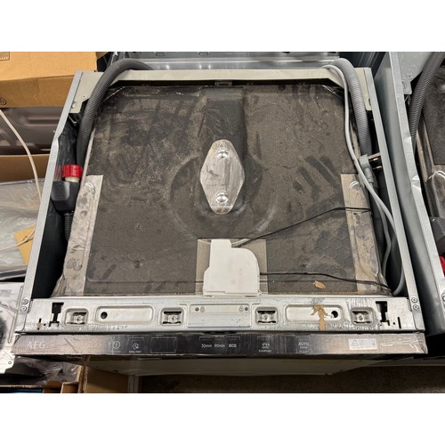 4050 - AEG fully integrated dishwasher (transit damage) (556-77) *This lot is subject to VAT