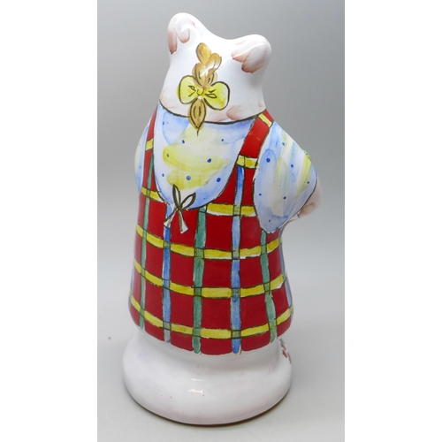 2079 - A Natalia Pavlova figure, 15cm