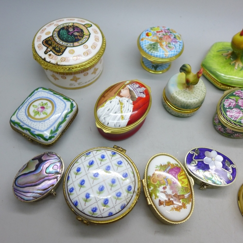 2094 - Four Halcyon Days Enamels trinket boxes and other trinket boxes