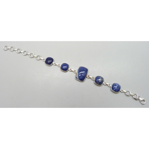 7272 - An American sodalite 32.73ct sterling silver bracelet, 13g, 20cm