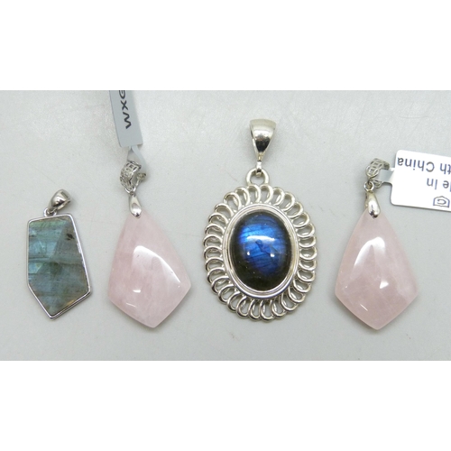 7289 - Four silver pendants including a 17ct labradorite example, 5cm