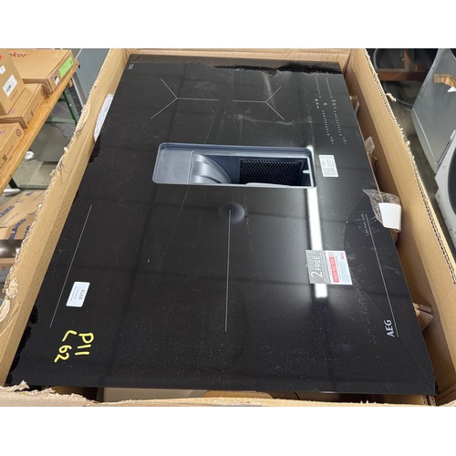 4168 - AEG venting electric hob (transit damage to glass top) (556-62) *This lot is subject to VAT