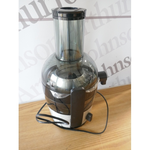 6011 - Philips Viva juicer (371-107) *This lot is subject to VAT