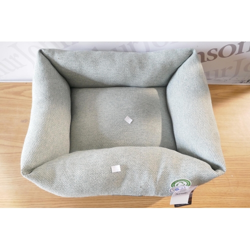 6014 - Scruffs Seattle medium pet bed 60x50cm  (371-101) *This lot is subject to VAT