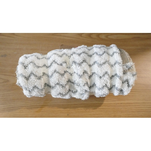 6016 - Two Shark steam mops, original RRP £99.99 + VAT (371-102,103) *This lot is subject to VAT