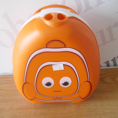 6025 - Power kitty and a My Carry Potty clownfish  (371-96,443) *This lot is subject to VAT
