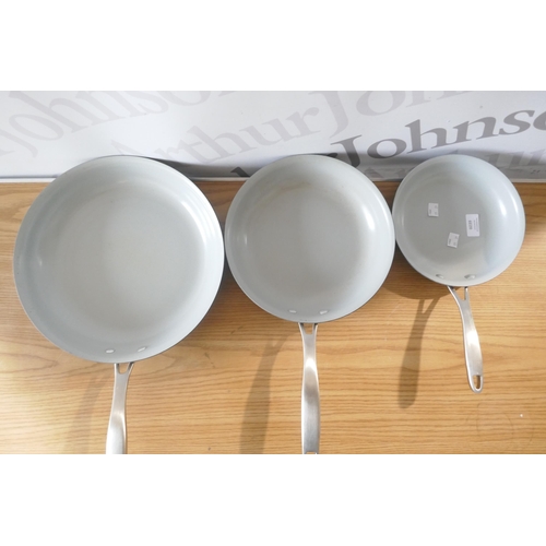 6039 - Three Tremontina ceramic frying pans   (371-29) *This lot is subject to VAT