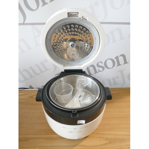 6064 - Instant rice cooker and steamer  (371-282) *This lot is subject to VAT