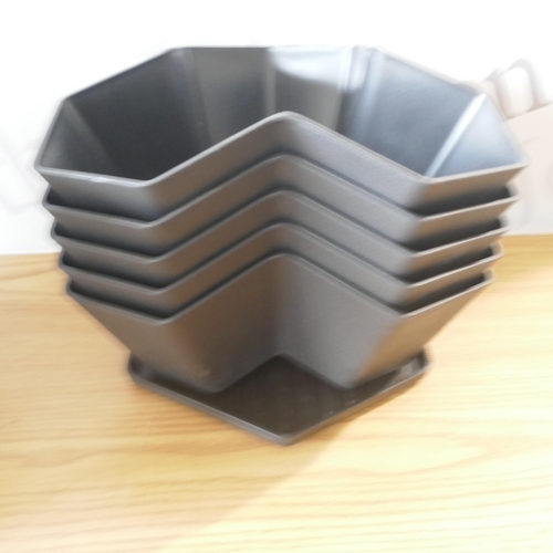 6068 - Multy stackable 5 tier planter  (371-186) *This lot is subject to VAT