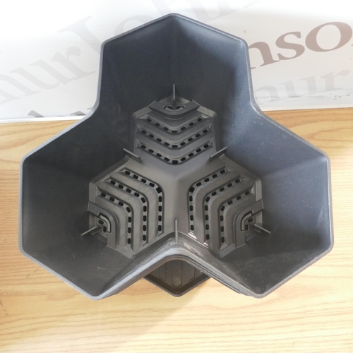 6068 - Multy stackable 5 tier planter  (371-186) *This lot is subject to VAT