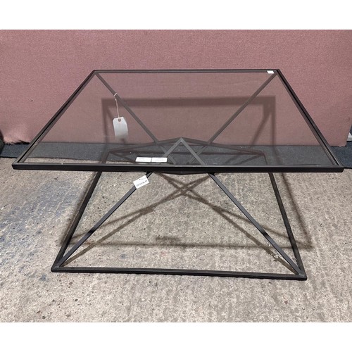 3084 - A black Parisienne metal coffee table