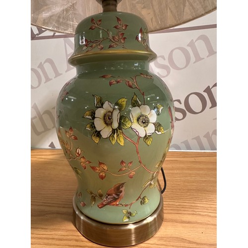 3024 - A green floral table lamp