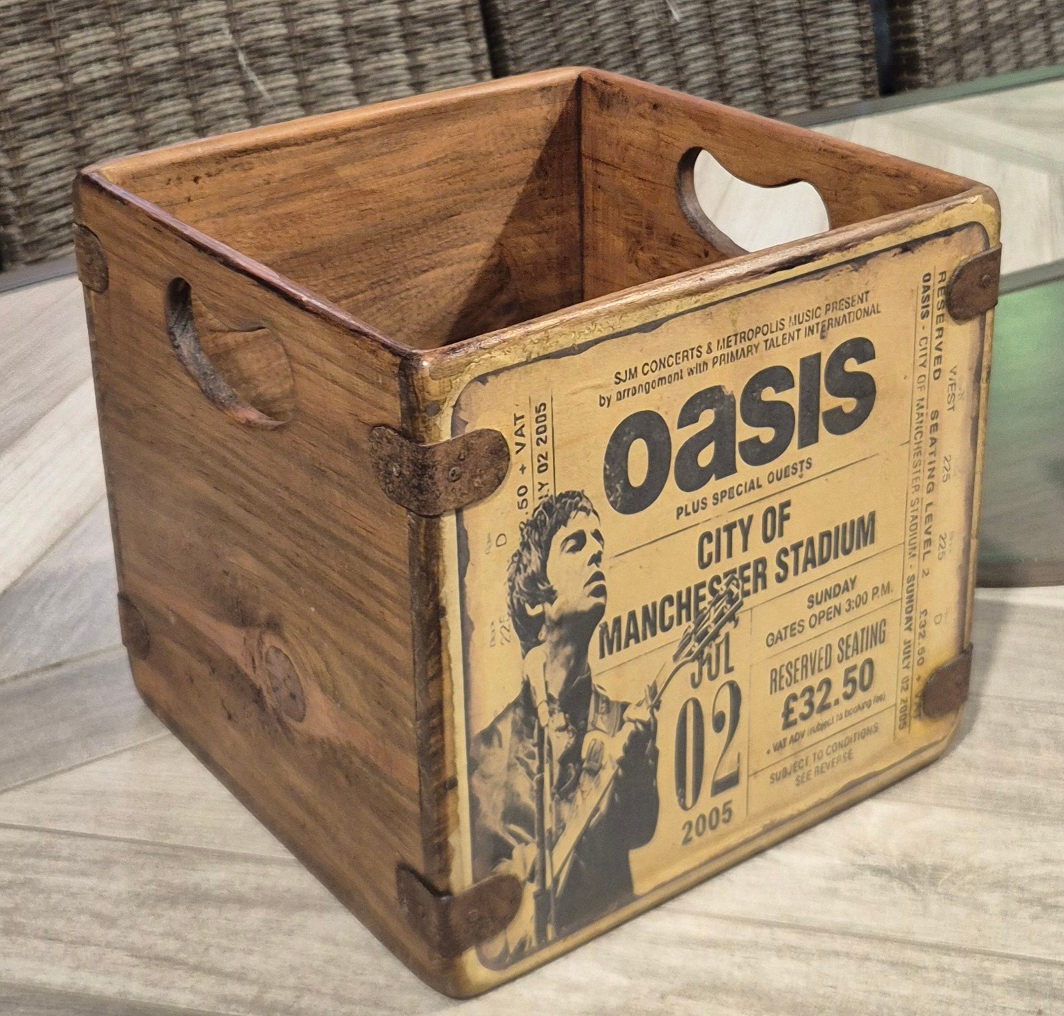 An Oasis storage box