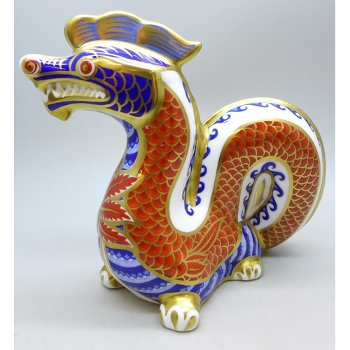 2032 - A Royal Crown Derby dragon paperweight figure with stopper