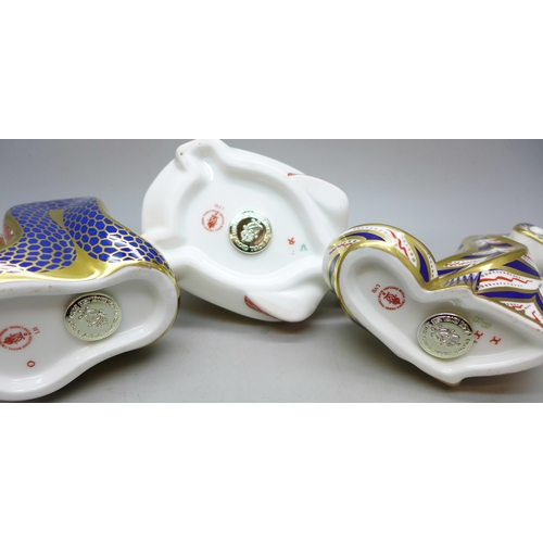 2035 - Three Royal Crown Derby paperweights comprising of snake, seahorse and turtle, all with stoppers
