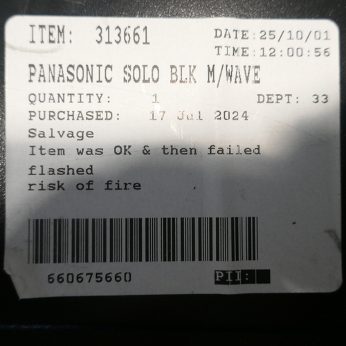 6002 - Panasonic Solo black microwave  (372-526) *This lot is subject to VAT