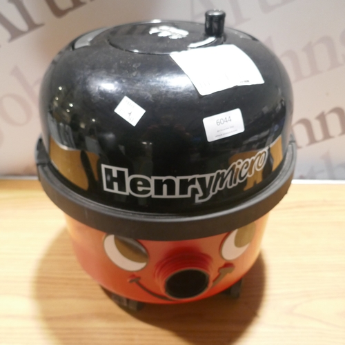 6044 - Henry micro hi-flo vacuum cleaner, original RRP £139.99 + VAT (372-541) *This lot is subject to VAT