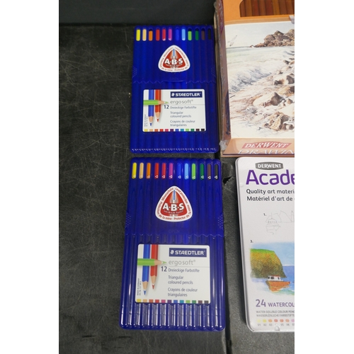 5010 - A quantity of artist accessories and tools including watercolour pencils, metallic pencils, Crayola ... 