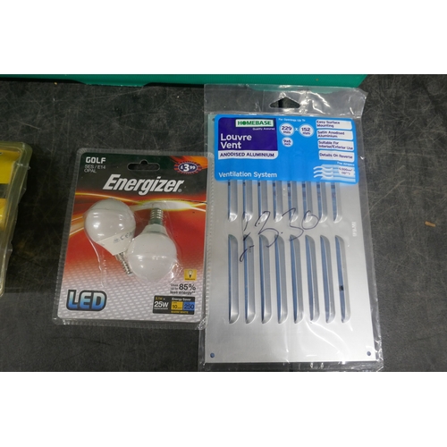 5024 - A quantity of assorted household items including light bulbs, louvre vents, Yale privacy door set, e... 