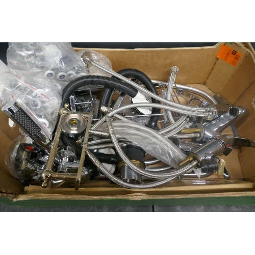 5027 - A box of bathroom/kitchen taps and accessories